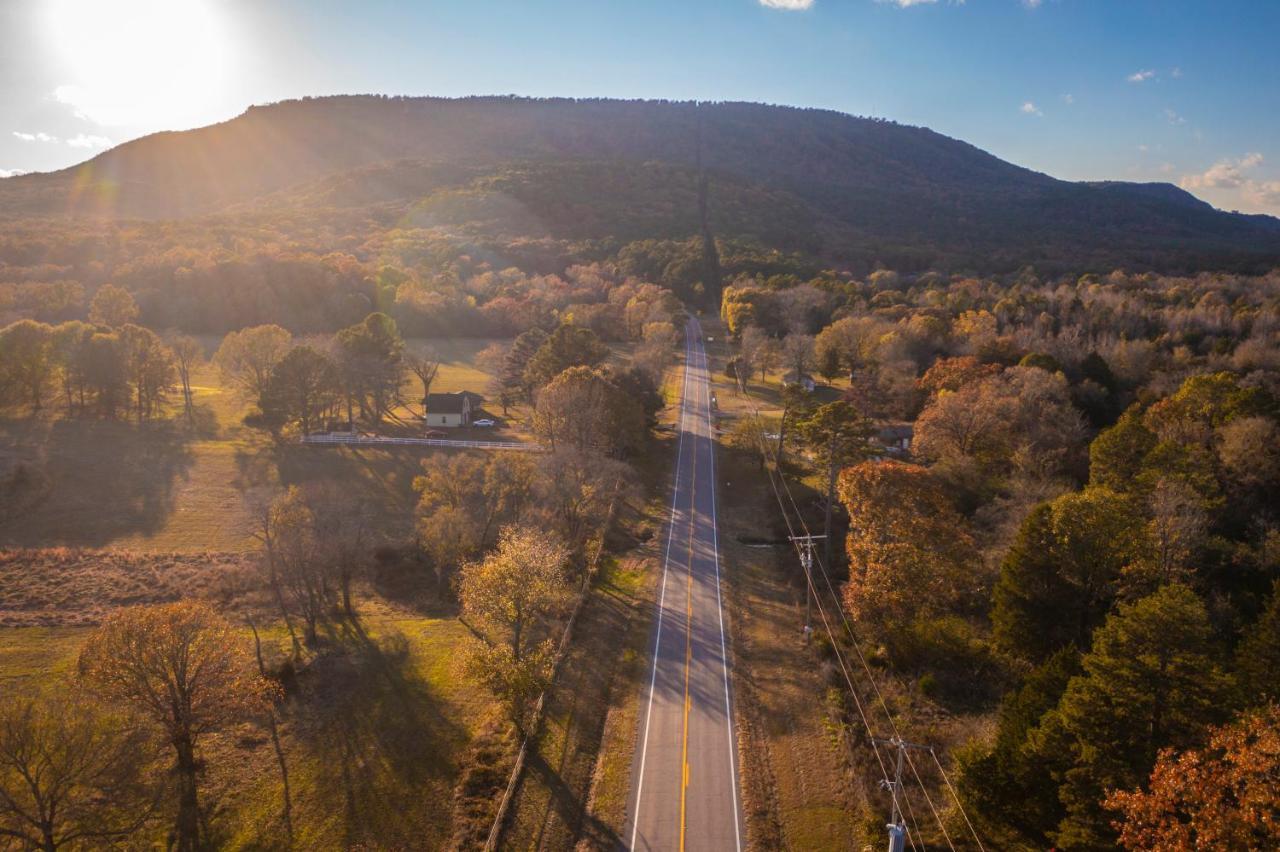 Nebo'S Foot, Hiking And Biking Escape With Game Shed Villa Dardanelle Buitenkant foto